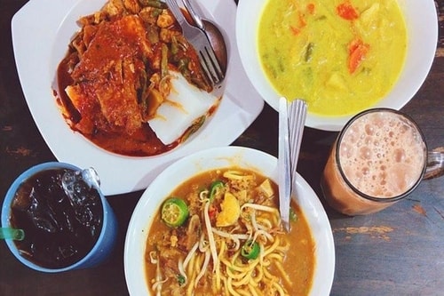 Warung Saga Malay restaurant that served halal food in Johor Bahru