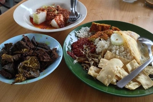 Warung Sebulong Corner Malay restaurant that served halal food in Johor Bahru
