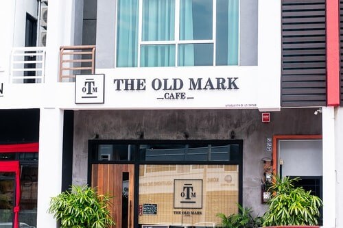 private taxi Johor Bahru to old mark Melaka cafe