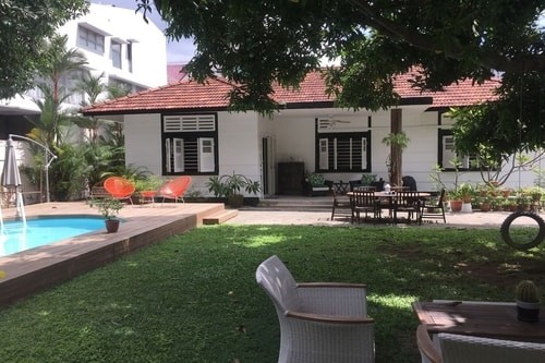 Colonial Black and White Bungalow, Mountbatten, Airbnb Singapore