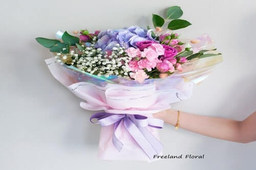 Online Flower Delivery Services in Johor Bahru with  Unique design and Affordable price
